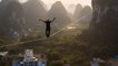 Slackline : Alex Schulz pulvérise le record du monde de highline en Chine
