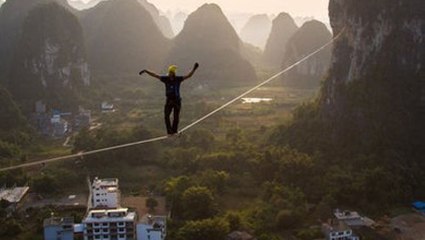 Slackline : Alex Schulz pulvérise le record du monde de highline en Chine
