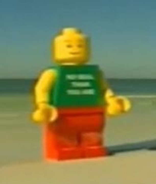 Ce personnage Lego de 2,5 m de haut est en prison !