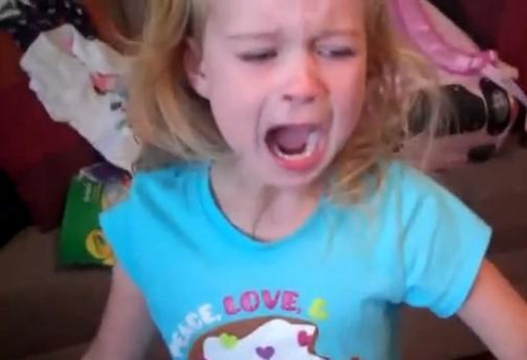 Découvrez la réaction de cette petite fille quand elle apprend qu'elle va à Disneyland