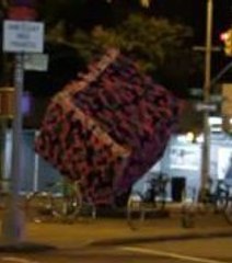 Un tricot pour le cube Alamo à New York