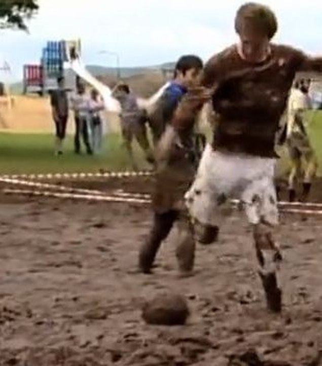 La sixième Coupe du monde de foot dans la boue
