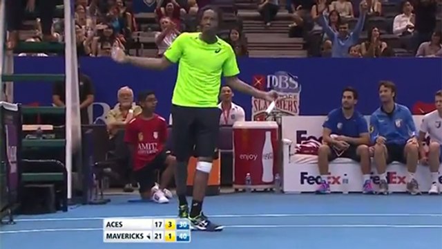 Le point hallucinant de Gaël Monfils lors d'un match d'exhibition face à Tsonga