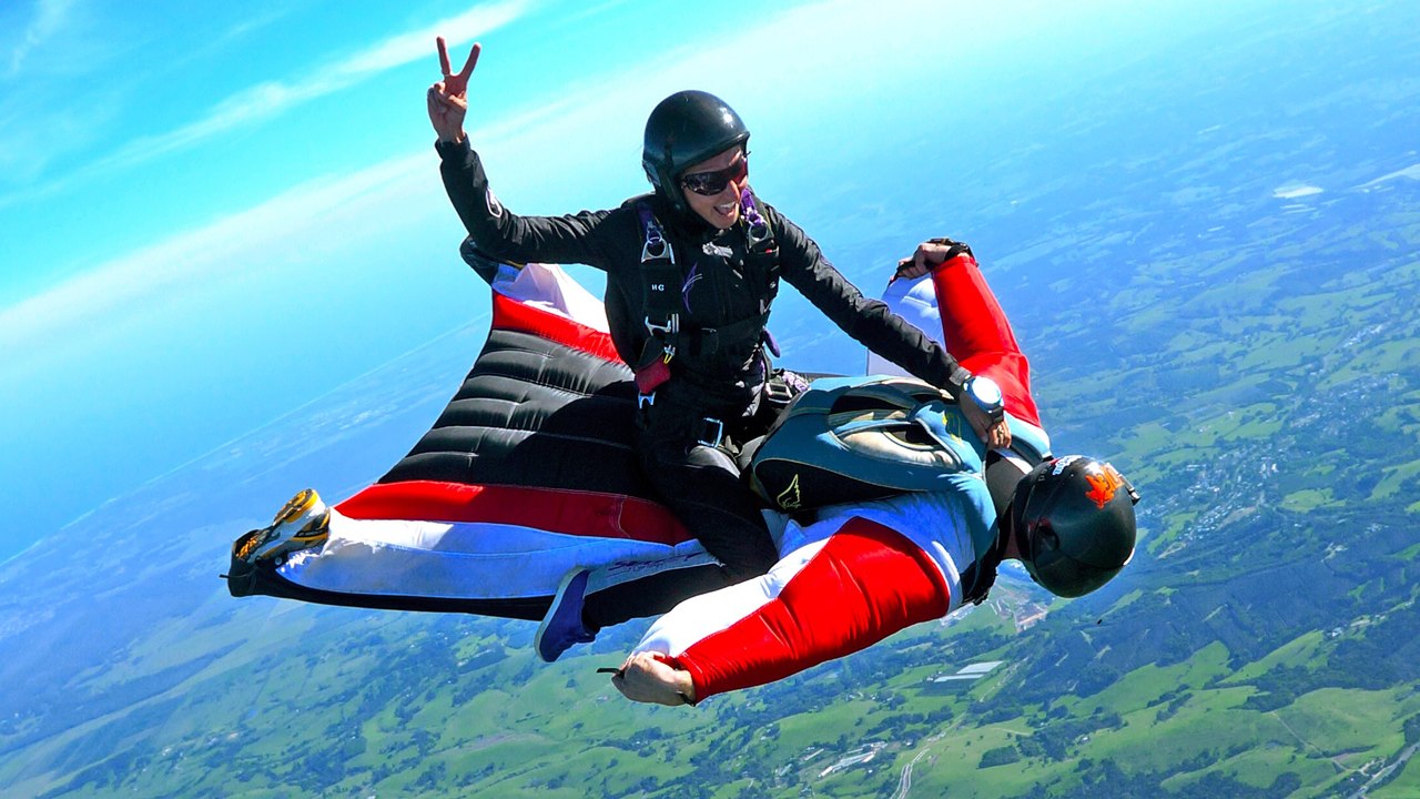 Découvrez une nouvelle activité dingue : le "wingsuit rodeo"