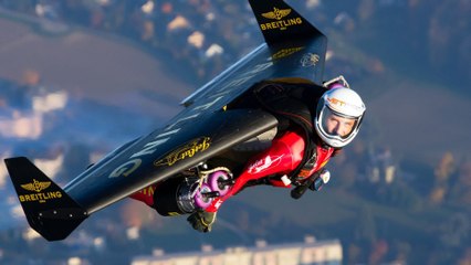 下载视频: Jetman, l'homme qui volait comme un oiseau grâce à son Jetpack !