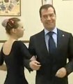 Dmitri Medvedev réapprend à danser