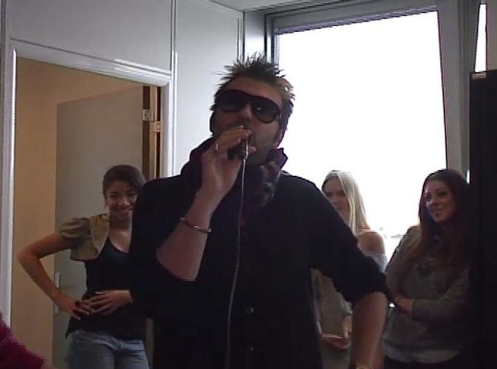 Helmut Fritz chante Petit Papa Noël chez Public