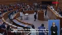 VÍDEO | Procuradores de izquierda se niegan a dar la mano al nuevo presidente de Vox de las Cortes de Castilla y León