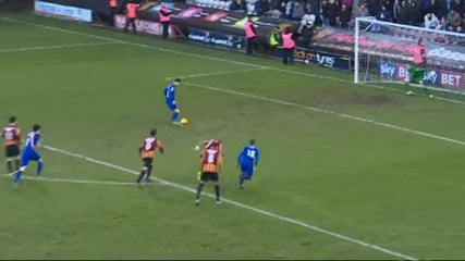 Il rate une panenka, mais fait quelque chose de complètement fou ensuite
