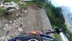 BMX : Une course de folie avec d'énormes sauts filmée en caméra embarquée