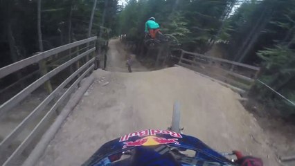 Mountain Bike : Une descente haletante de Travis Pastrana