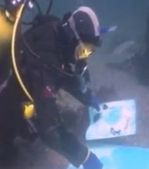 Après la peinture en plein-air, voici la peinture sous-marine