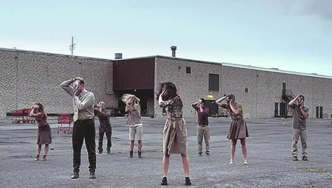 Découvrez le clip Sprawl II (Mountains Beyond Mountains) de Arcade Fire