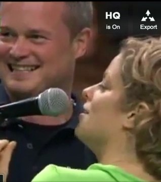 Tennis : Clijsters invite le public à embrasser Wickmayer