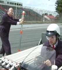 Cette voiture fonctionne au Coca + Mentos !