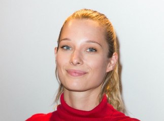 La petite fille de Johnny Hallyday s'affiche presque nue... les internautes la lynchent !