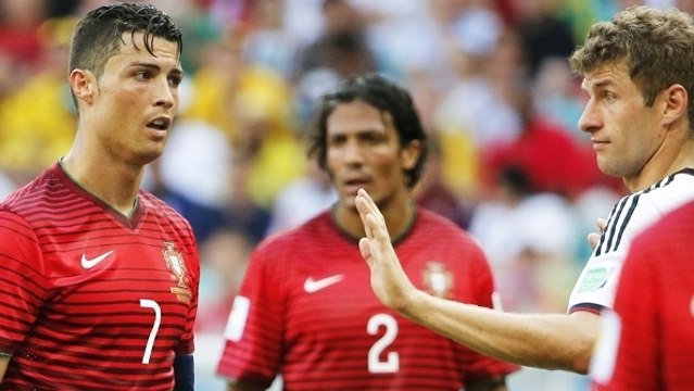 Thomas Müller se moque de Cristiano Ronaldo en imitant ses dribbles