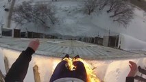 Un Russe enflammé saute d'un immeuble de 30 mètres