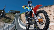 Robbie Maddison réalise un saut incroyable en moto