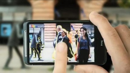 Touchez votre écran pour faire disparaître une personne de votre photo!