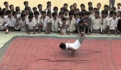 Ce cul-de-jatte fait du break-dance!