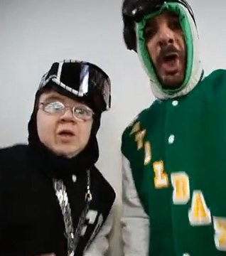 Keenan Cahill et Michael Youn reprennent Fous ta cagoule