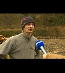 Il démolit la mauvaise maison avec sa grue