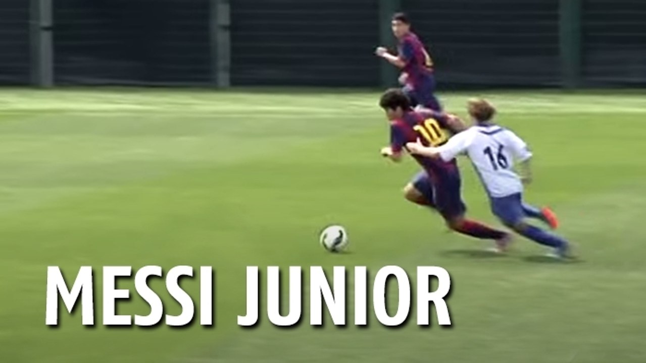 Un jeune prodige du FC Barcelone marque un but à la Lionel Messi