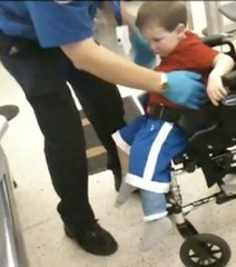 La police de Chigaco fait scandale en fouillant...un enfant de trois ans en chaise roulante