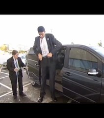 Cet homme est le plus grand du monde