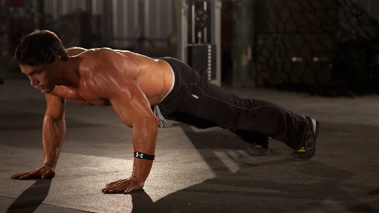 Découvrez cette variante des pompes classiques encore plus efficace pour vos muscles !