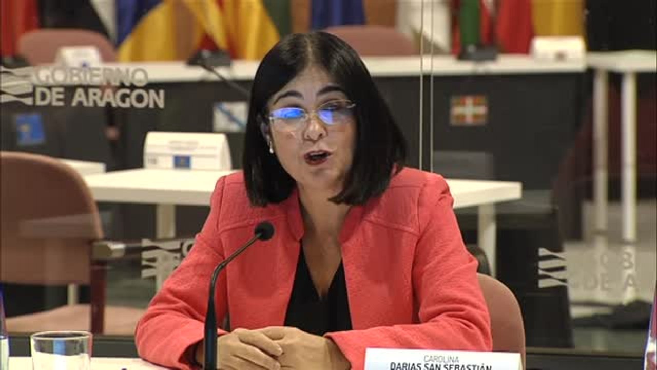 Darias evita pronunciarse sobre la retirada de la mascarilla en interiores