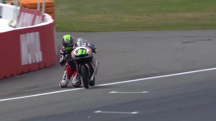 Moto3 : Niklas Ajo finit la course sur les genoux