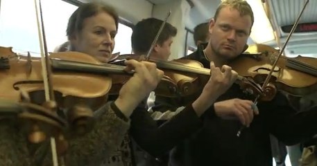 Ils font le buzz en jouant de la musique classique dans le métro