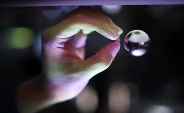 Cette bille suspendue pourrait remplacer la souris d'ordinateur