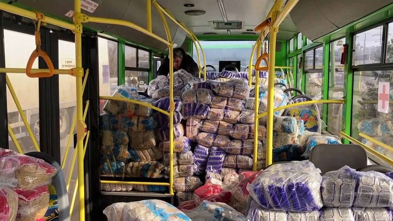 Vom Sozialarbeiter zum Totengräber - im umlagerten Mariupol werden Hunderte Leichen bestattet