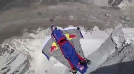 Base Jump : il s'élance d'un sommet de l'Himalaya à 6 420 mètres d'altitude