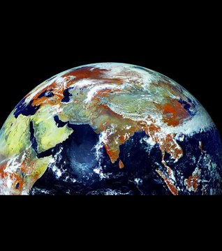 La Terre vue à travers un appareil photo 121 mégapixels