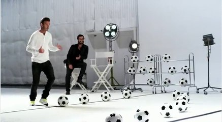 David Beckham se la joue comme Beethoven pour le Samsung Galaxy Note