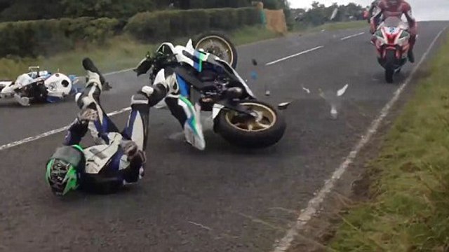 Ulster Grand Prix : le crash énorme de Guy Martin