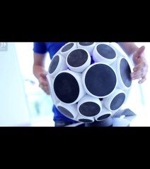 Ce gros ballon est un instrument de musique