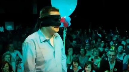 Découvrez la plus grande fête d'anniversaire jamais organisée pour un inconnu!