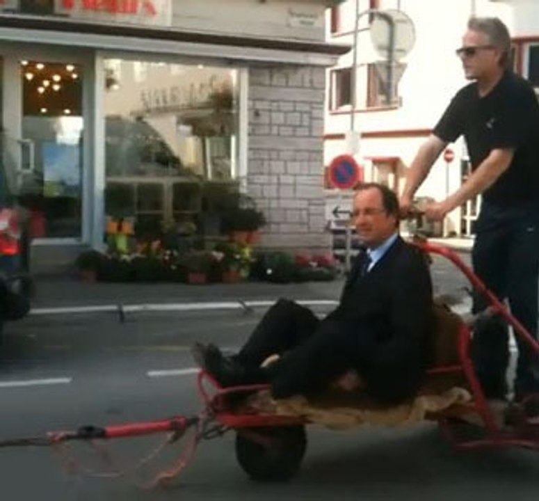 François Hollande se fait balader en traîneau p...