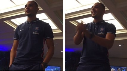 PSG : Layvin Kurzawa s'en tire très bien pour son bizutage en chanson