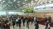 Le Flash Mob des employés d'Air France dans le hall d'aéroport
