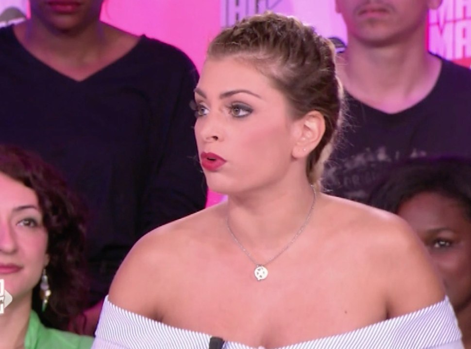 Vidéo : Mélanie (Mad Mag) répond aux tweets assassins d'Aurélie et Anaïs