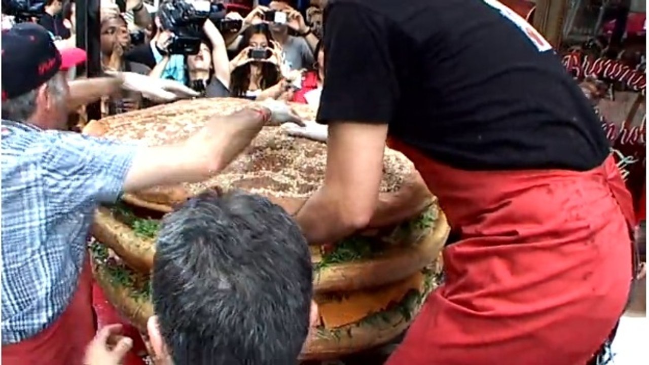 Le plus gros double cheeseburger du monde est français !
