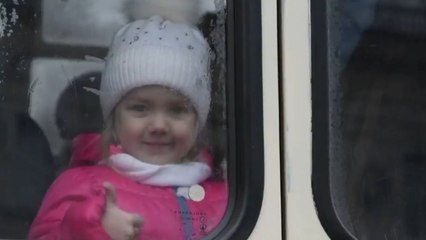 “Niños de 7 años se convierten en jefes del hogar”: polaca que ayuda a refugiados ucranianos