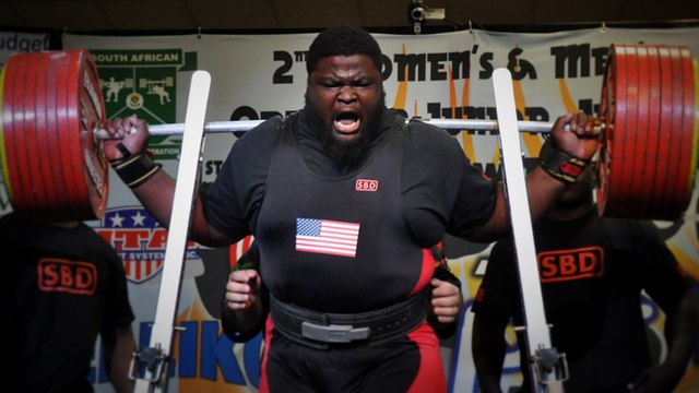 Ray Williams bat le record du monde de squat