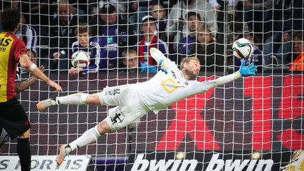 Jean-François Gillet arrête trois penaltys face à Anderlecht et bat un record